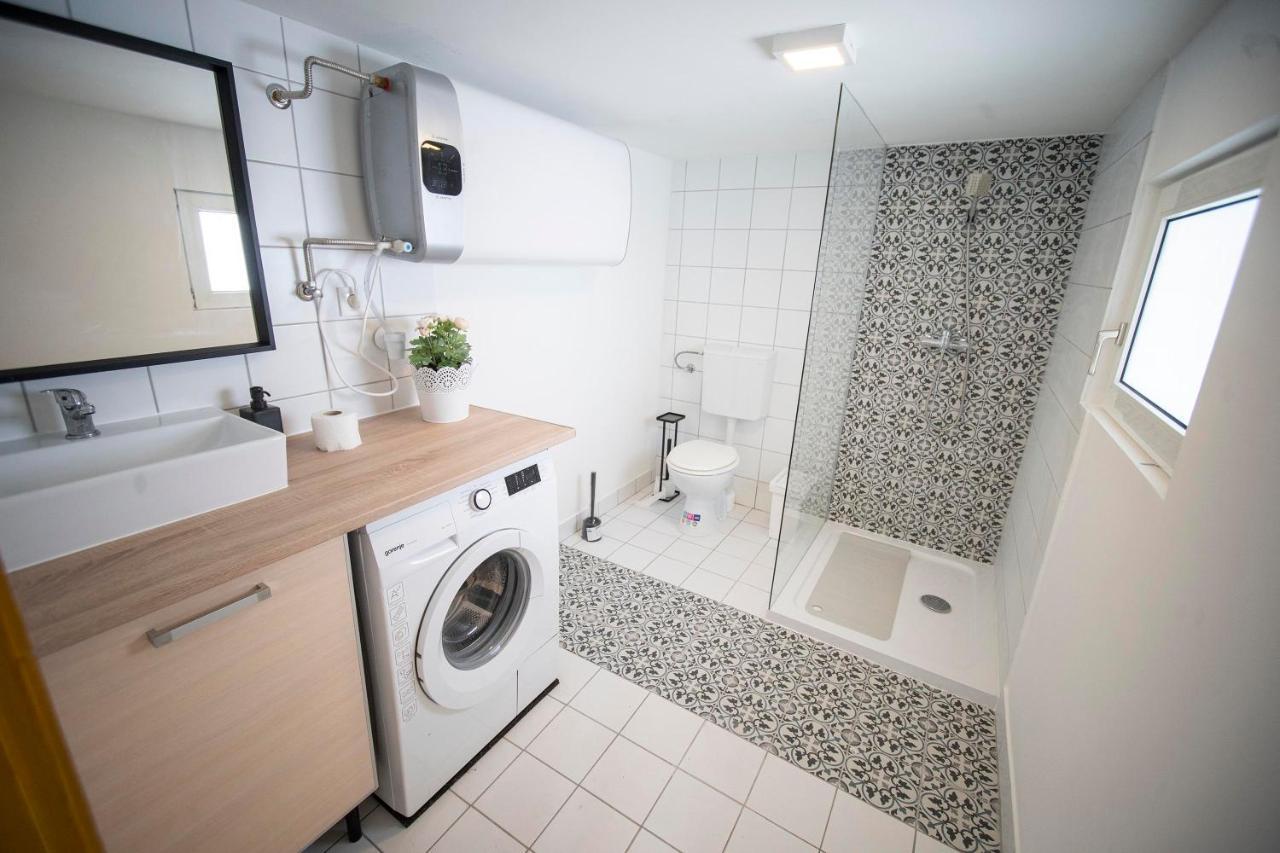 Mobilehome Szantod Luaran gambar